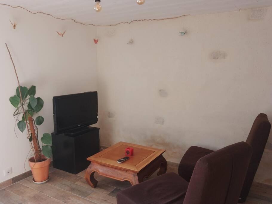 Logement Renove Proche Foret Baud Exterior foto